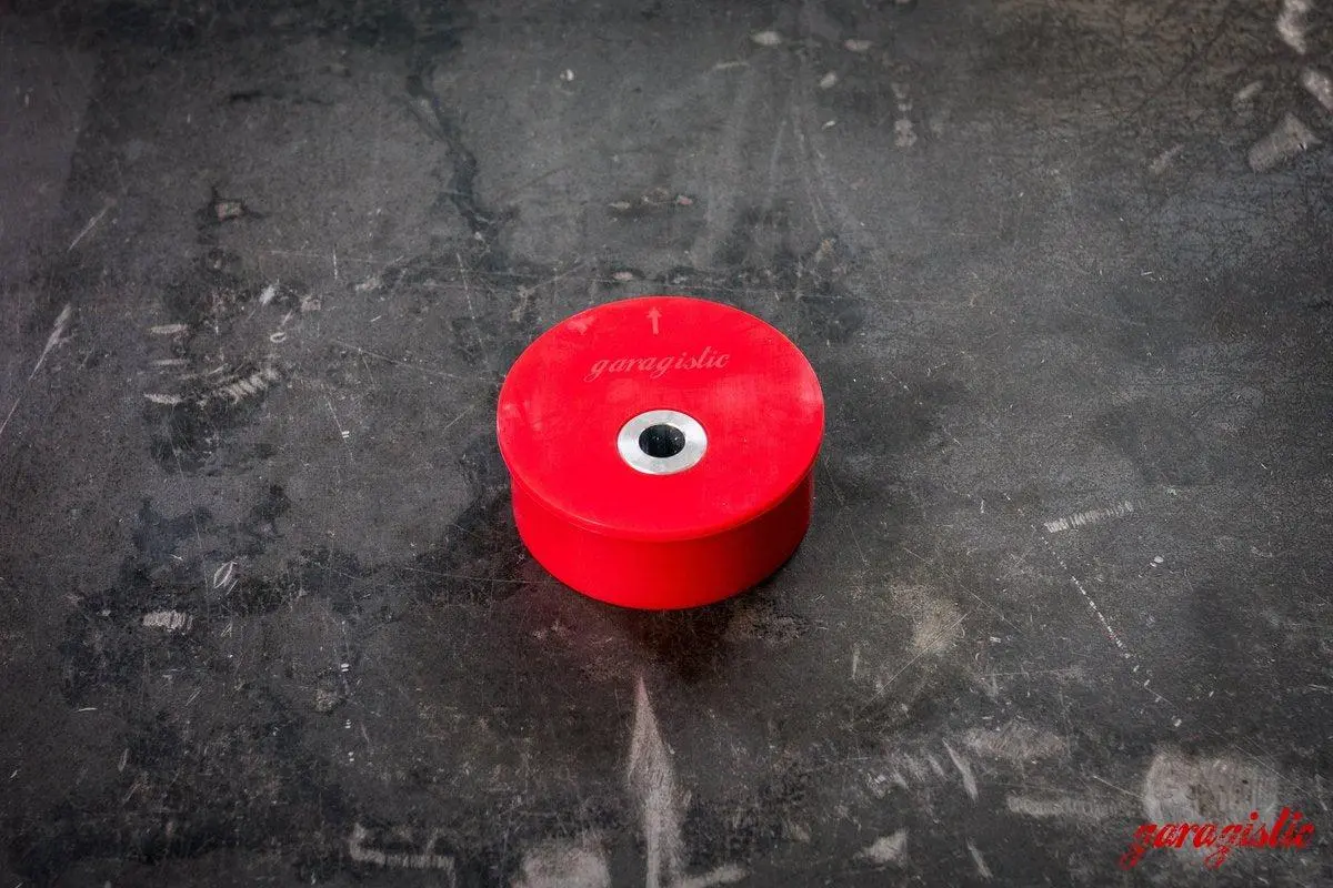 Garagistic - E30 Offset Differential Bushing 1