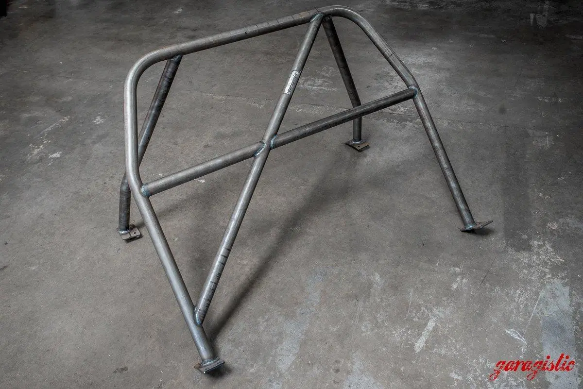 Garagistic - E30 Convertible Bolt In Roll Bar 1