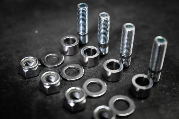 Garagistic - Extended Differential Stud Kit - (E30, Z3, E28) 2