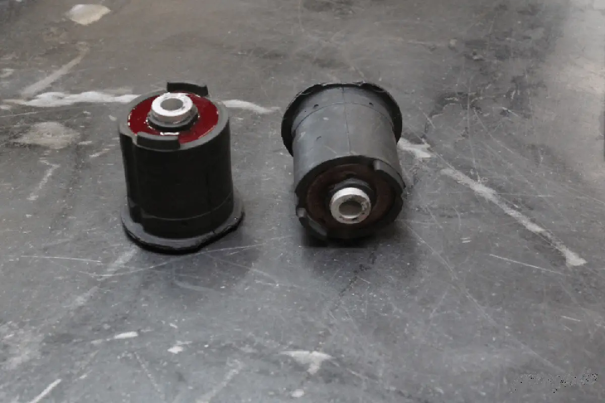 Garagistic - E28/E24/E23 Poly Filled Subframe Bushings 1