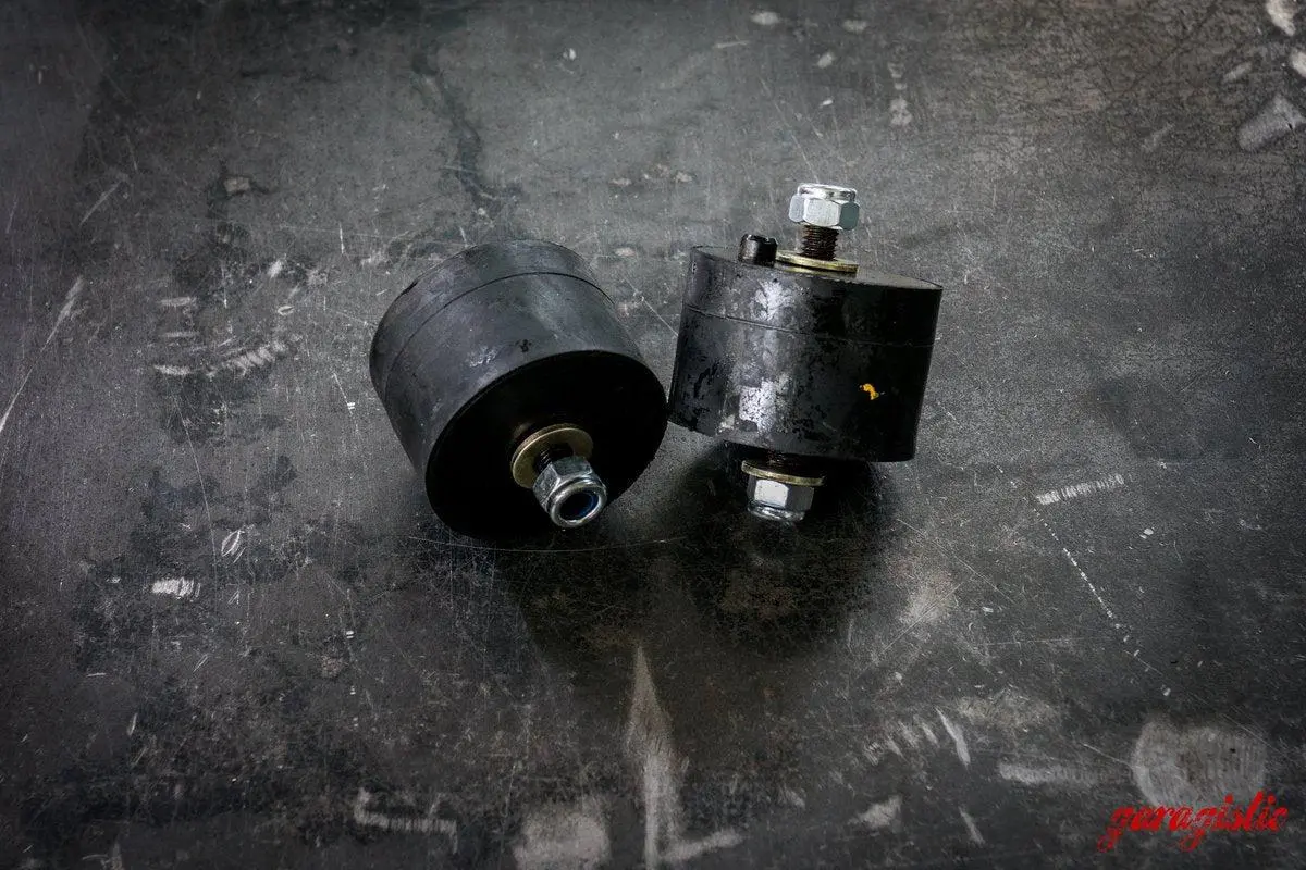 Garagistic - E30 Hd Rubber Motor Mount Bushings - M20 1