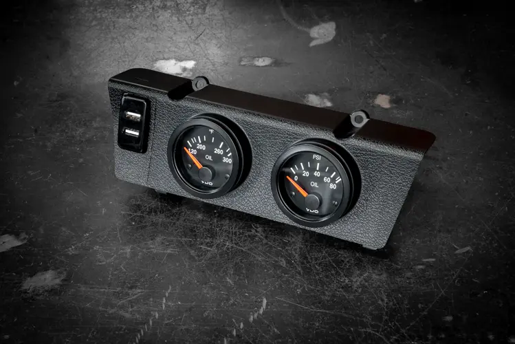 Garagistic - E30 Luxury Gauge Pod W/ Usb Plug 1
