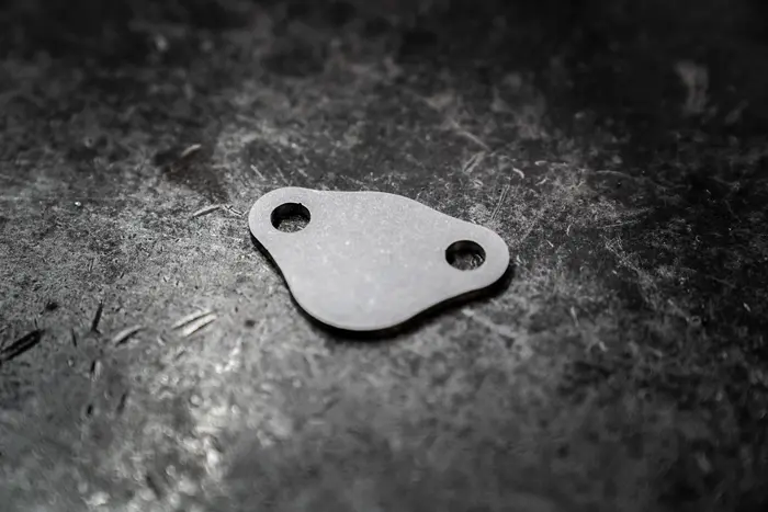 Garagistic - M50/M52/S50/S52 Heater Core Coolant Blockoff Plate 1
