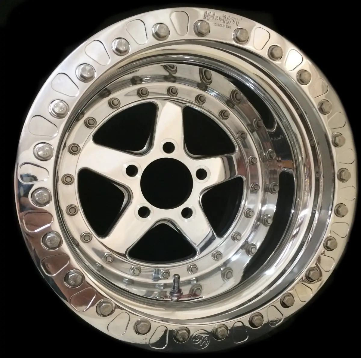 16" R3 3-Pc Wheel 1