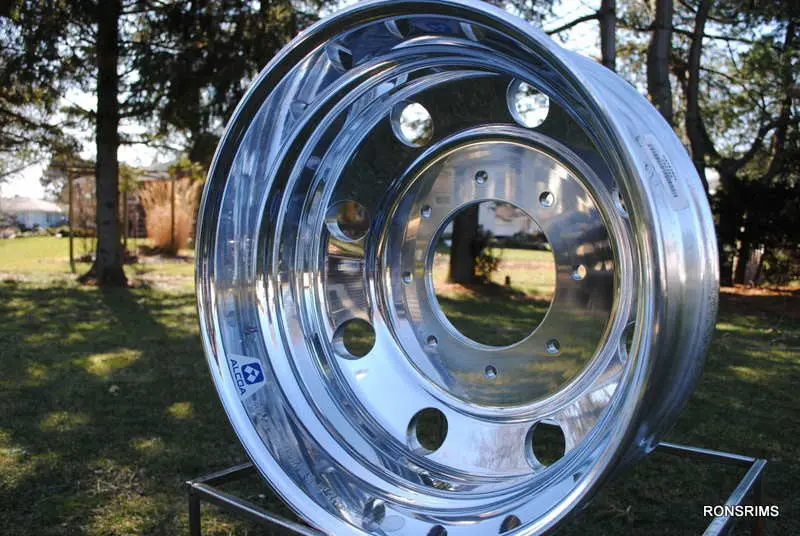 19.5X6.75 Accuride Medium Duty Hub Pilot Polished Truck Wheel -Front Or Rear  8 On 275Mm 1