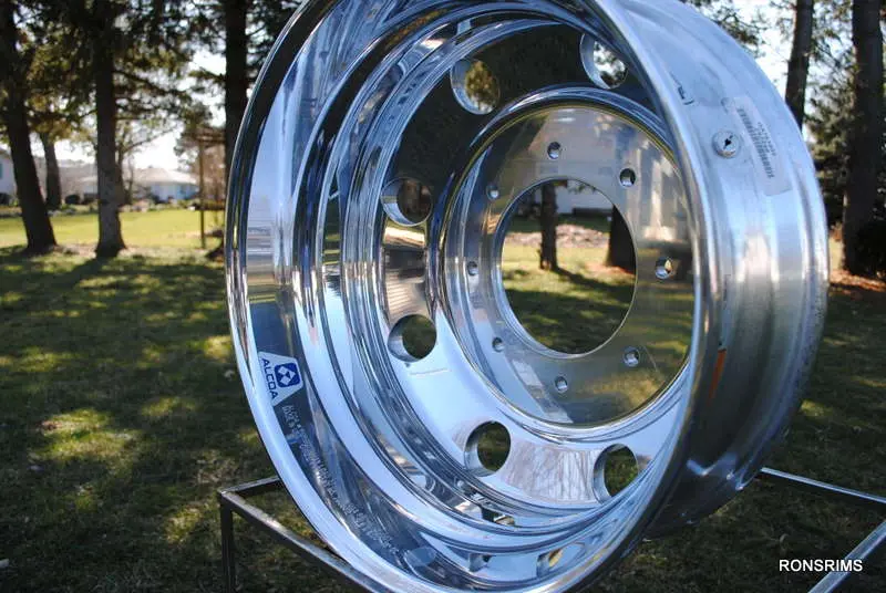 19.5X6.75 Accuride 29695Xp  Medium Duty Hub Pilot Polished Truck Wheel - Front Or Rear  8 On 275Mm 1
